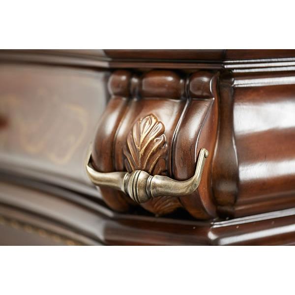 Michael Amini Oppulente 7-Drawer Chest 67070-52 IMAGE 4