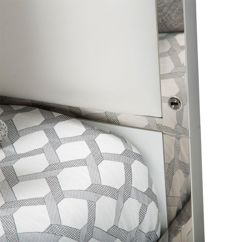 Michael Amini State St. California King Upholstered Canopy Bed 9016000CK4-116 IMAGE 3