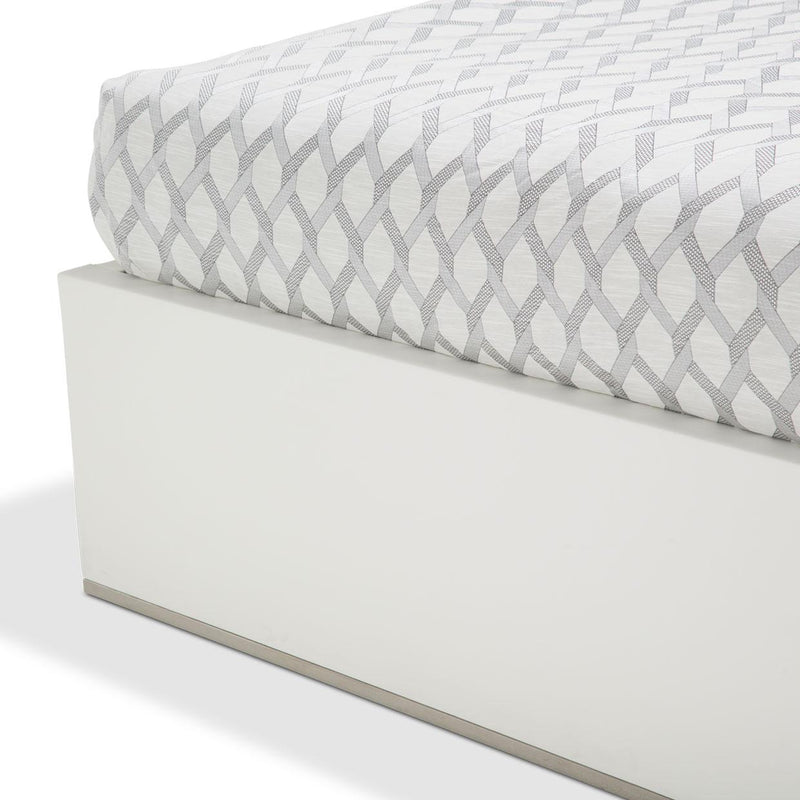 Michael Amini State St. Queen Upholstered Panel Bed 9016000QNP-116 IMAGE 4